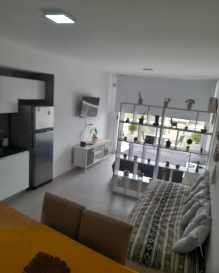 Monoambiente Frente Al Río En Apartamento Ramallo