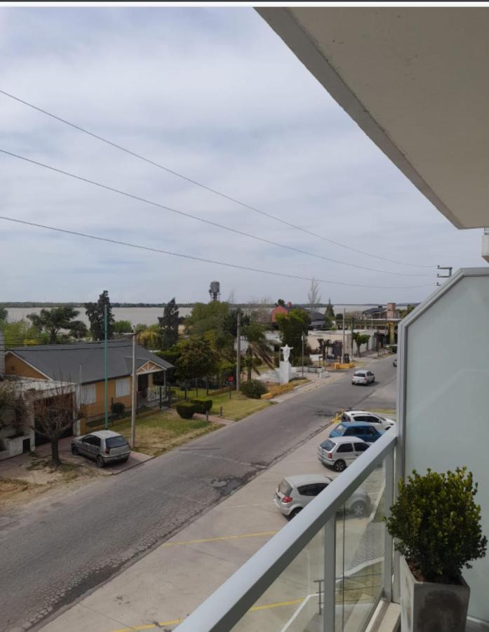 Monoambiente Frente Al Río En Apartamento Ramallo