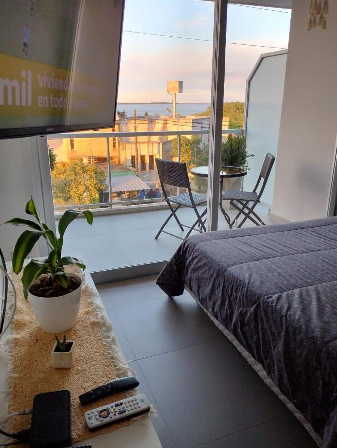 Monoambiente Frente Al Río En Apartamento