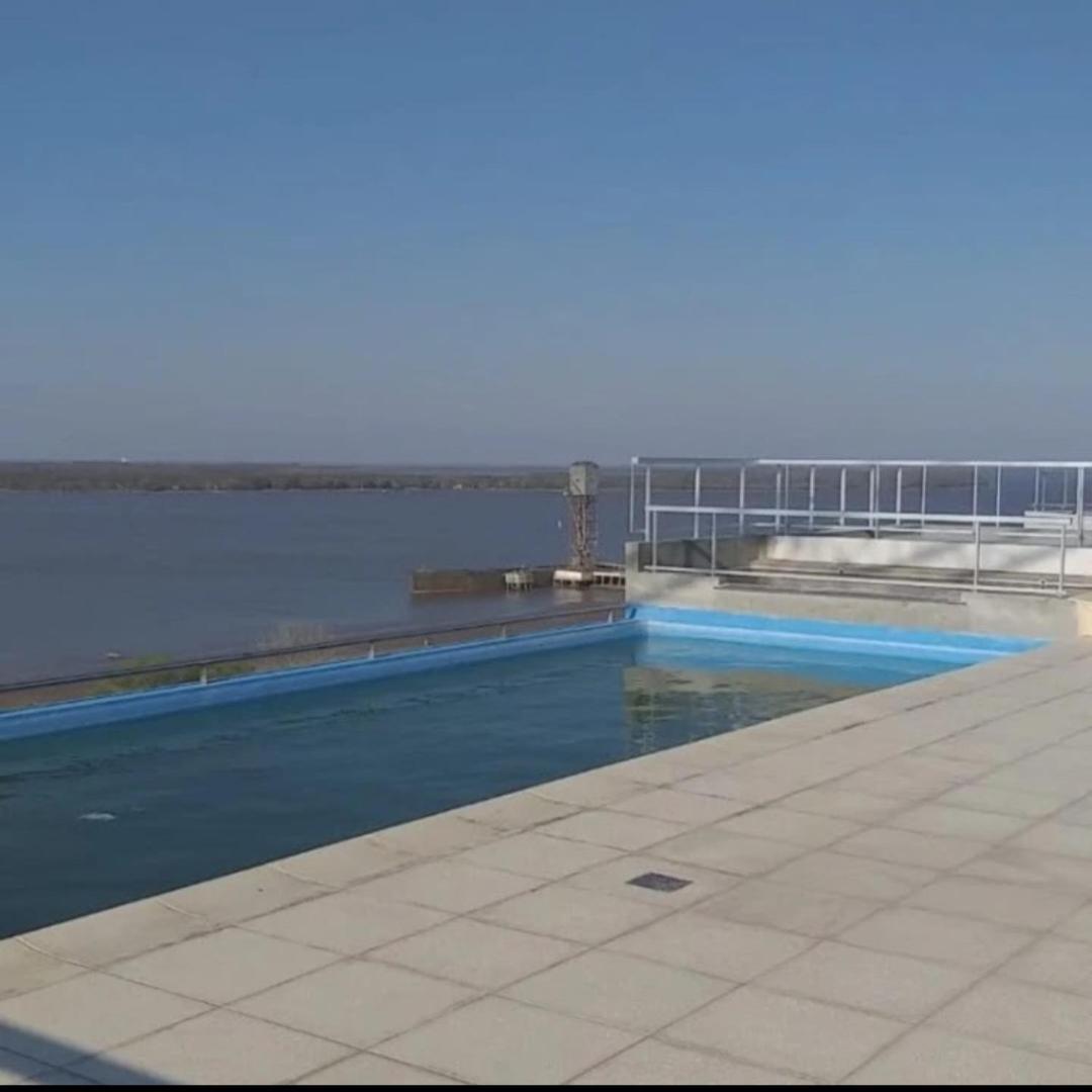 Monoambiente Frente Al Río En Apartamento